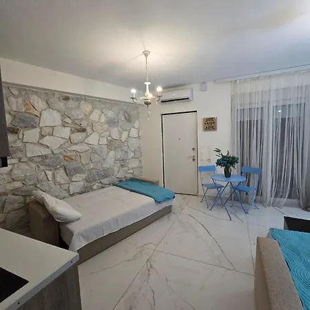 Stoa Luxury Apartment